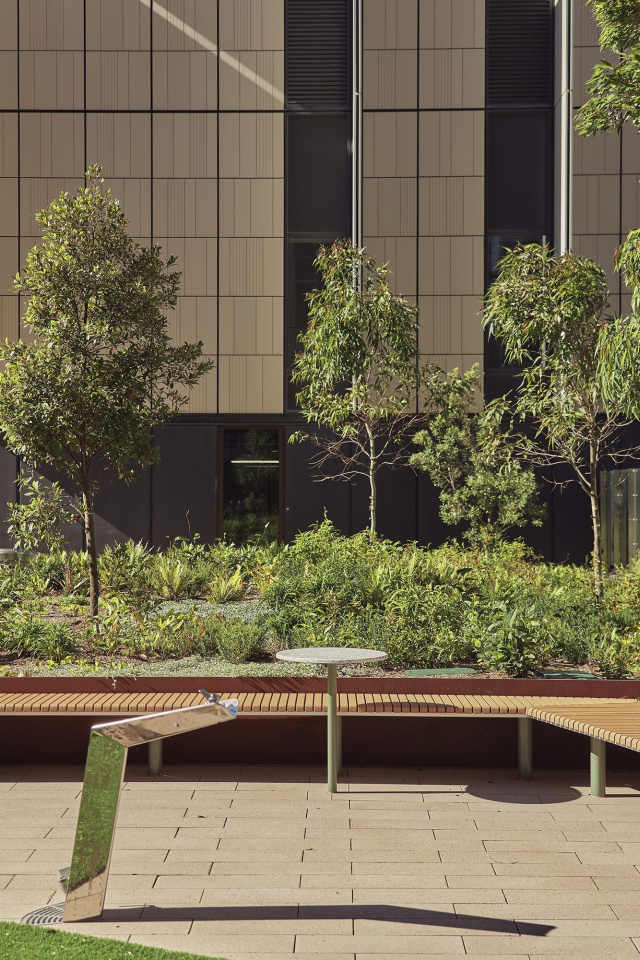 251202 Leathwood UNSW045