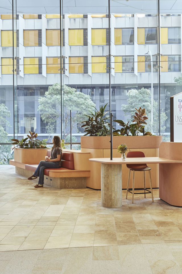 251202 Leathwood UNSW370