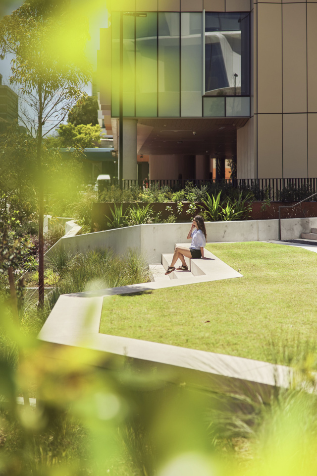 251202 Leathwood UNSW594